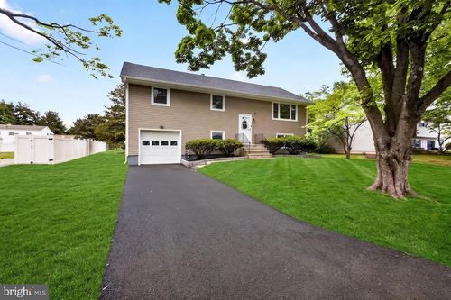 216 Sunset Ave, Hightstown, NJ, 08520-3509 | Card Image