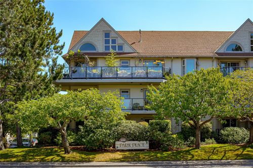 207-2211 Shelbourne St, Victoria, BC, V8R4K9 | Card Image