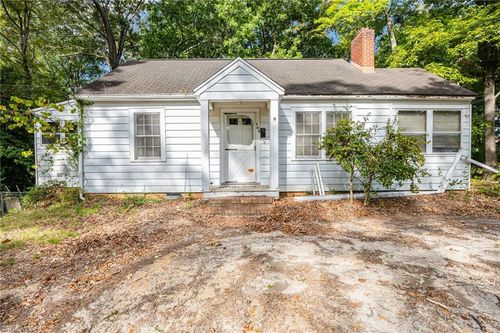 104 Oakhurst Dr, Asheboro, NC, 27205-5110 | Card Image