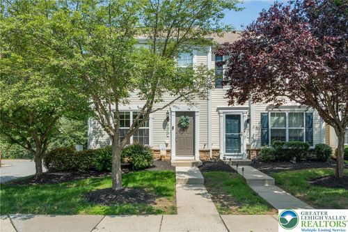 8475 Cromwell Ct, BREINIGSVILLE, PA, 18031-1588 | Card Image
