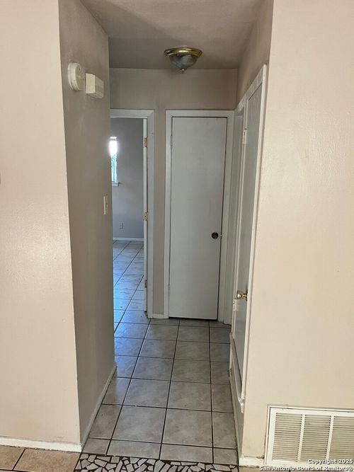 159 Ave Del Rey, San Antonio, TX, 78216-7521 | Card Image