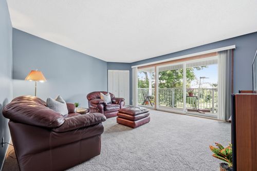 370-122 Demont Ave E, Little Canada, MN, 55117-1543 | Card Image