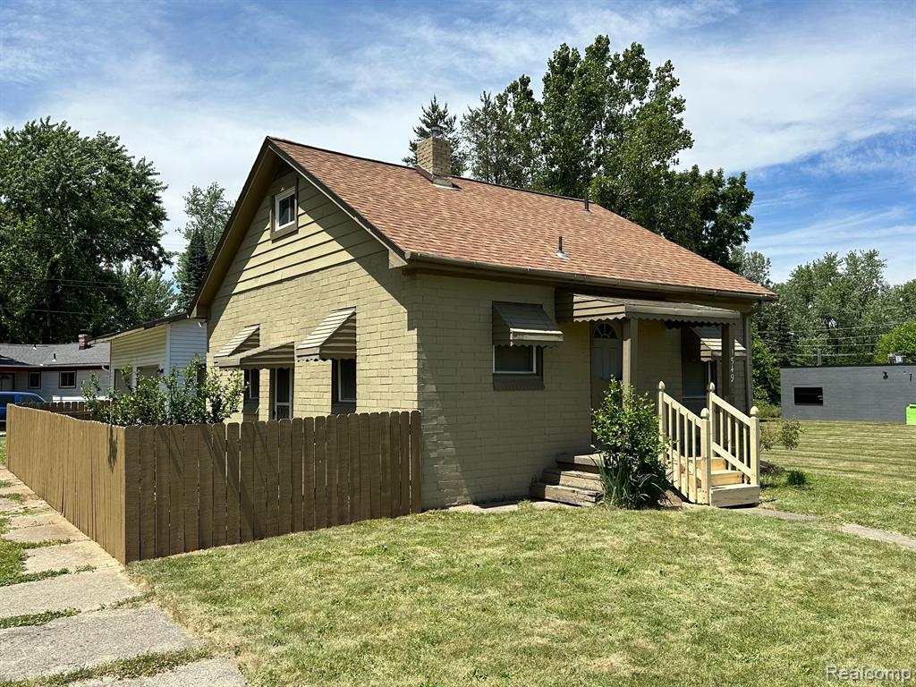 Telegraph Dr, Pontiac, MI 48340