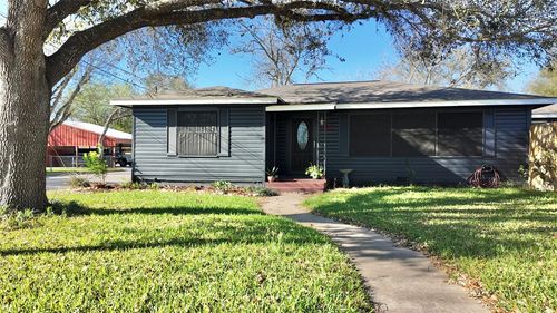 408 Walnut St, Yoakum, TX, 77995-4354 | Card Image