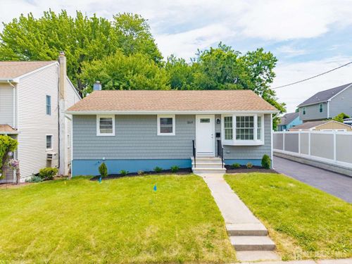 864 Court St, Woodbridge, NJ, 07095-3606 | Card Image
