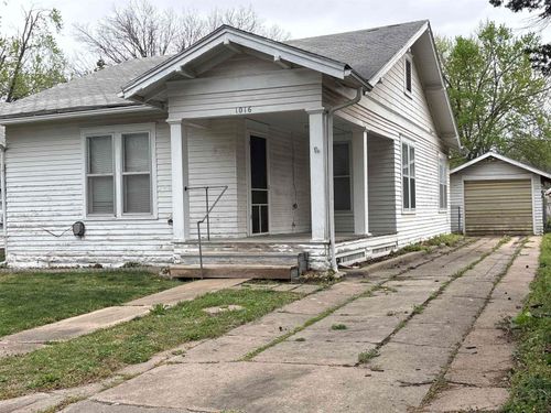 1016 E 15th Ave, Winfield, KS, 67156-4504 | Card Image