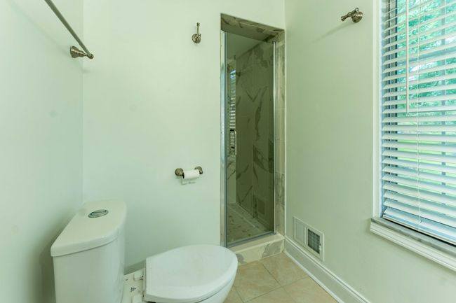 Primary Bathroom | Image 28