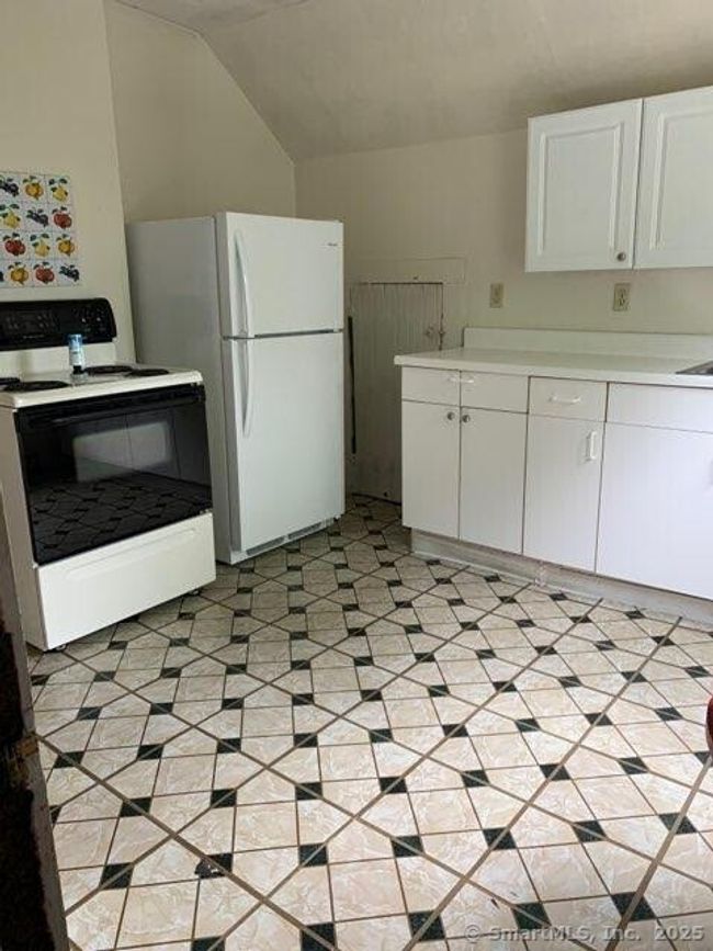 APT-3 - 32 Prospect St, Home with 2 bedrooms, 1 bathrooms and null parking in Wallingford CT | Image 7