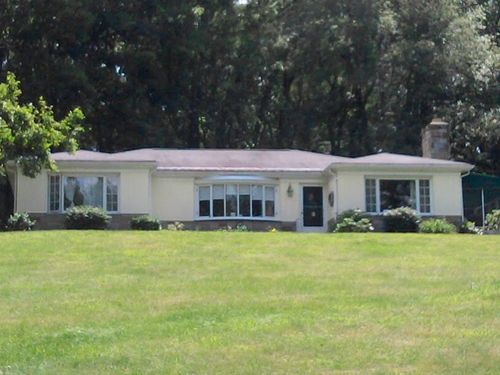 6 Old Pound Hill Rd, North Smithfield, RI, 02896-9589 | Card Image