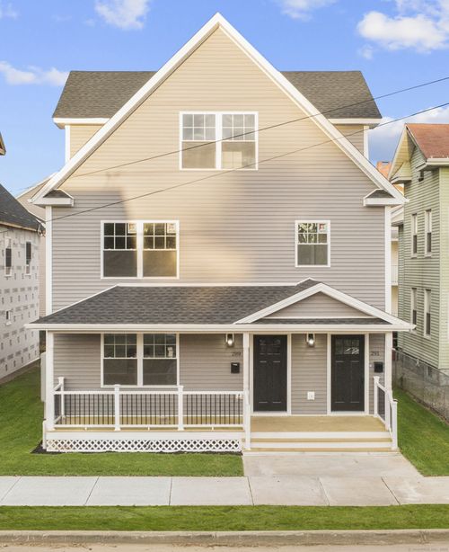 289 Harriet St, Bridgeport, CT, 06608-2136 | Card Image