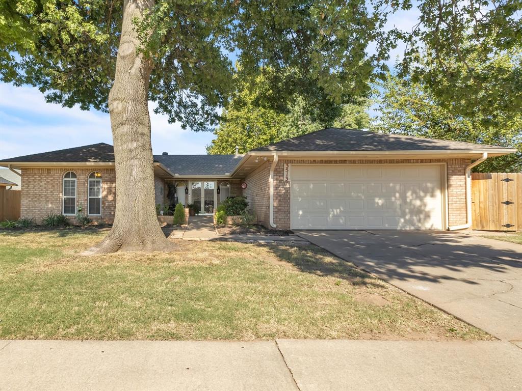 Jim Robison Dr, Edmond, OK 73013