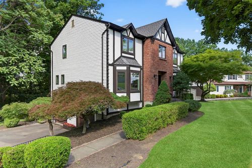 70 Walter Dr, Stony Point, NY, 10980-1041 | Card Image