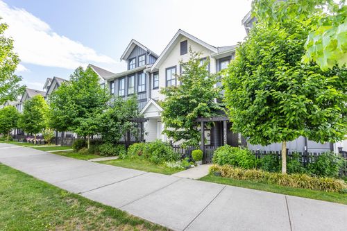 8163 202 St, Langley, BC, V2Y3K2 | Card Image