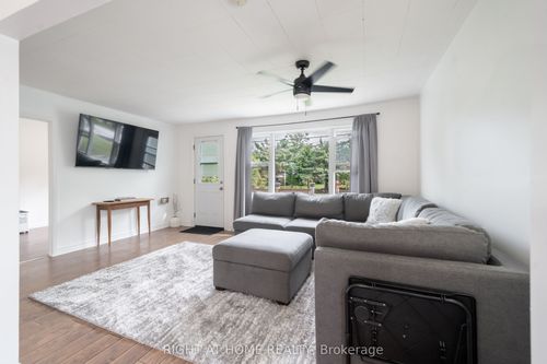 3392 Coronation Ave, Cumberland Beach, ON, L0K1G0 | Card Image