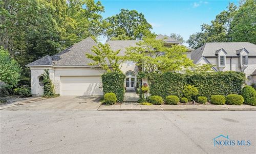 25 Exmoor, Ottawa Hills, OH, 43615-2156 | Card Image