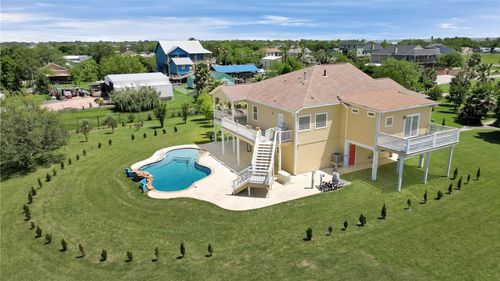 1004 8th St, San Leon, TX, 77539-2497 | Card Image