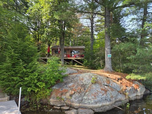 216 Lorimer Lake, Whitestone, ON, P0A1G0 | Card Image