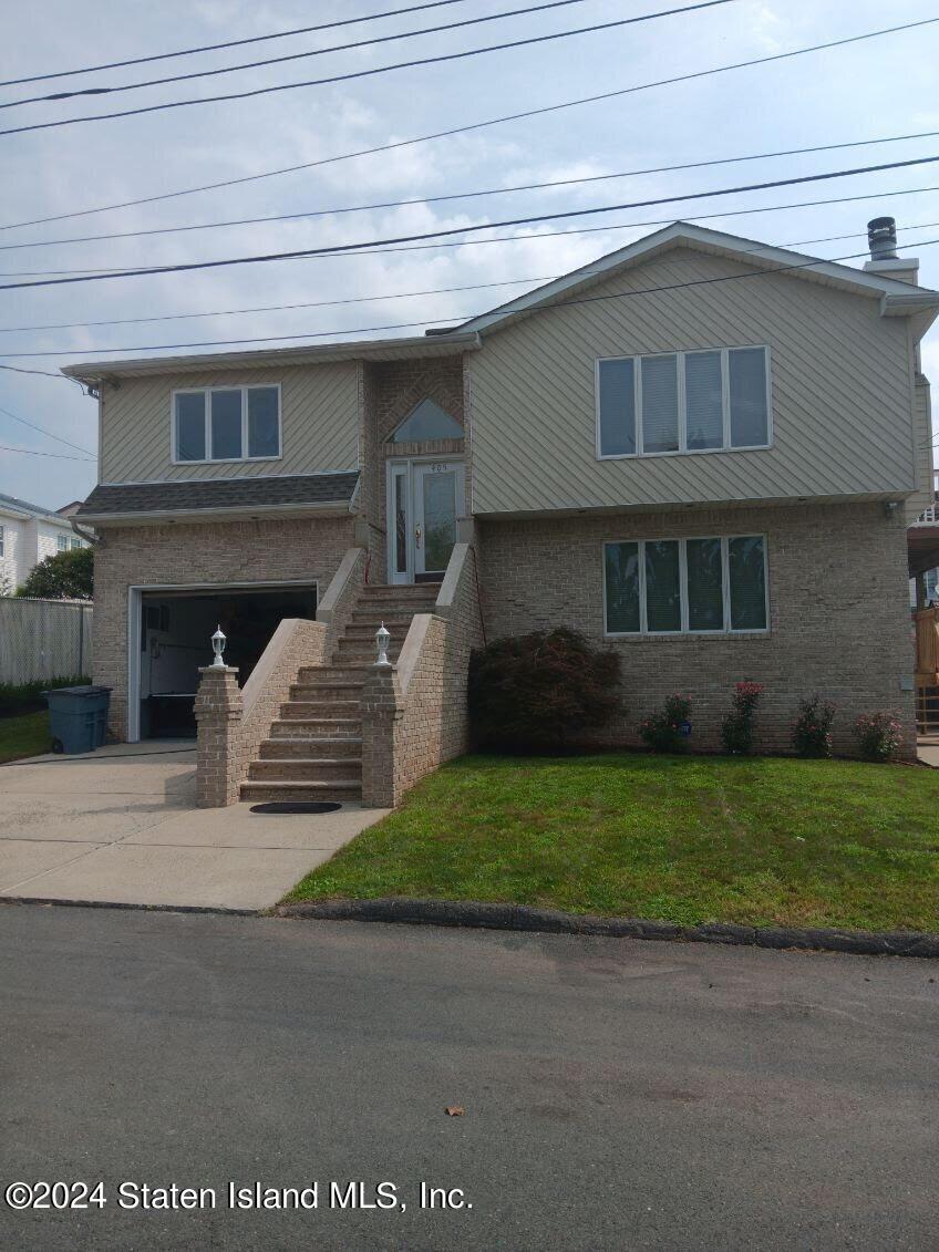 Bertram Ave, Staten Island, NY 10312