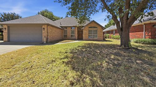 1077 Westgrove Dr, Saginaw, TX, 76179-3443 | Card Image