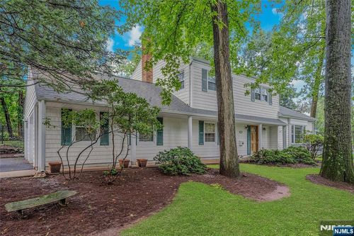 23 Haller Dr, Cedar Grove, NJ, 07009-1704 | Card Image