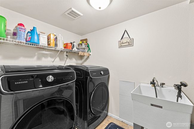 20311 Orting Kapowsin Hwy E, House other with 3 bedrooms, 3 bathrooms and 3 parking in Graham WA | Image 22