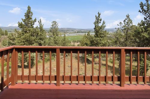 2158 Nw Century Dr, Prineville, OR, 97754-9341 | Card Image