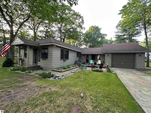 5437 E 8th St, Au Gres, MI, 48703-9571 | Card Image