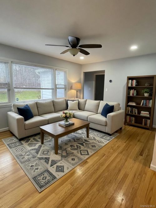 2796 Old Yorktown Rd, Yorktown Heights, NY, 10598-3140 | Card Image