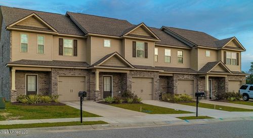 875 Reunion Place Cir, Biloxi, MS, 39532-4683 | Card Image