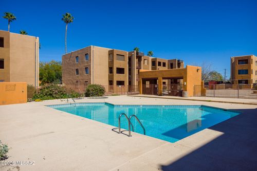 112-1810 E Blacklidge Dr, Tucson, AZ, 85719-2772 | Card Image