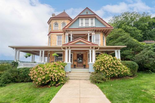 515 Grand St, Morgantown, WV, 26501-6607 | Card Image
