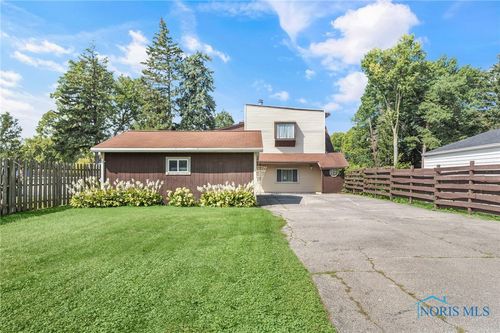 225 Hannum Ave, Rossford, OH, 43460-1111 | Card Image