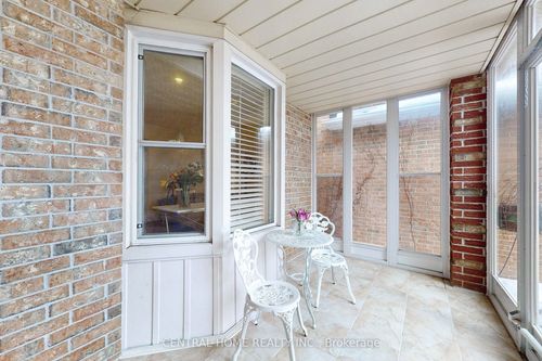 23 Heatherton Way, Thornhill, ON, L4J3E6 | Card Image