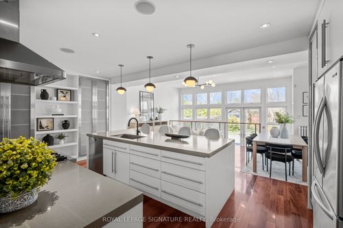 68 Chester Hill Rd, Toronto, ON, M4K1X3 | Card Image