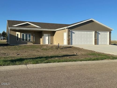 3315 Tyndale Dr, Bismarck, ND, 58503-5869 | Card Image