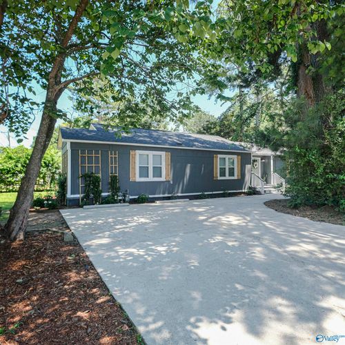 1504 Oshaughnessy Avenue Ne, Huntsville, AL, 35801 | Card Image