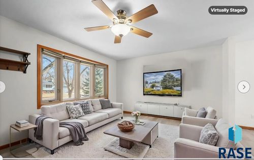 2305 S Royal Ct Court, Sioux Falls, SD, 57106 | Card Image