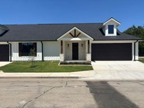 210 E Ewell St, Granbury, TX, 76048-1630 | Card Image