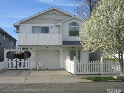 265 E Pine Street, Long Beach, NY, 11561 | Card Image