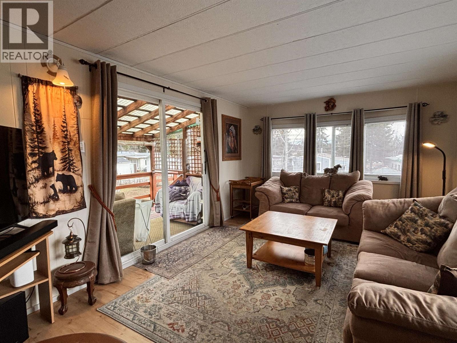 Residential in 103 Mile House 5