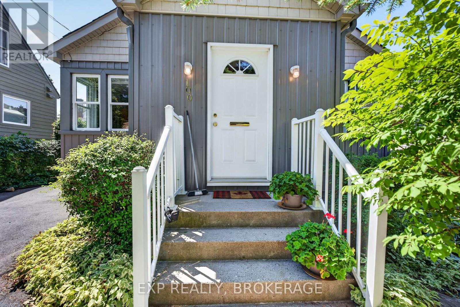 Residential in Kingston (Central City East) 3