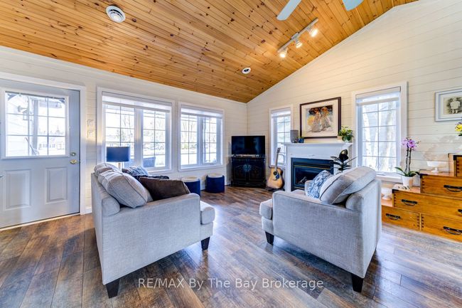 30 Cabin Cres, House other with 3 bedrooms, 1 bathrooms and 2 parking in Wasaga Beach ON | Image 16