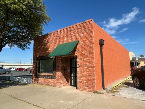 112 W Twohig Ave, San Angelo, TX, 76903-6437 | Card Image