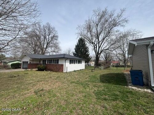 901 Flower Box Lane, Neosho, MO, 64850 | Card Image