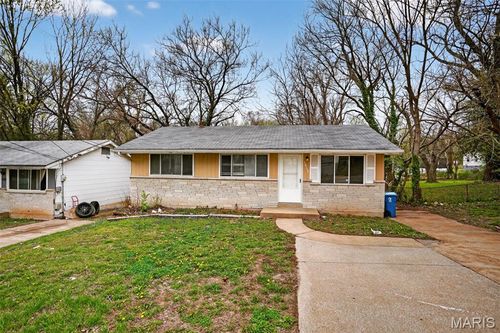 10185 Green Valley Dr, Saint Louis, MO, 63136-4220 | Card Image