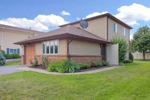 564 Sauk Ct, Carol Stream, IL, 60188-9209 | Card Image