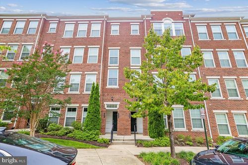 90-2993 Rittenhouse Cir, FAIRFAX, VA, 22031-6209 | Card Image