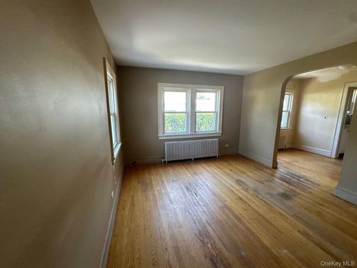 67 King St, Kings Park, NY, 11754-2526 | Card Image