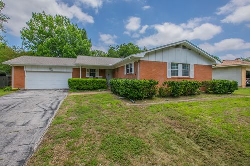 723 Gaywood Drive, Woodway, TX, 76712 | Card Image