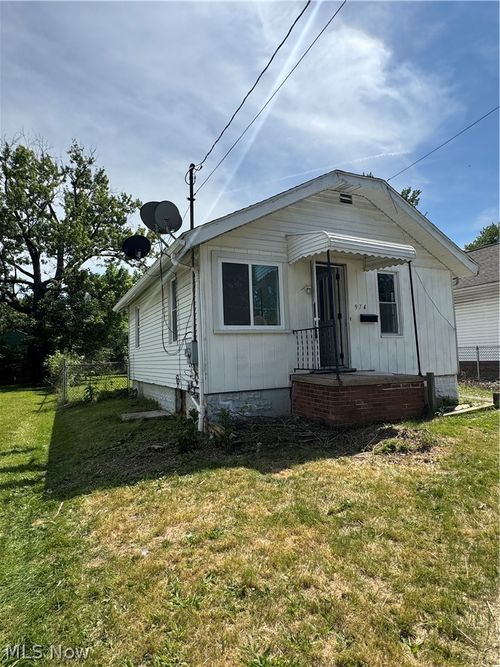 974 Wyley Ave, Akron, OH, 44306-2413 | Card Image